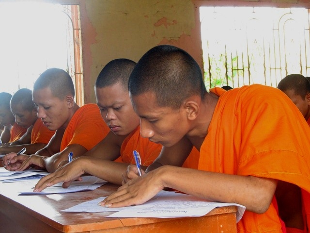 ch² tpng sinh t_p trung lam bai.JPG