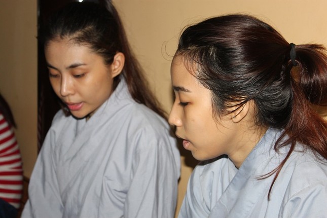 Cac doanh nhan và phat tu tranh thu ve chua tham gia khoa chuyen tu tr (5).JPG