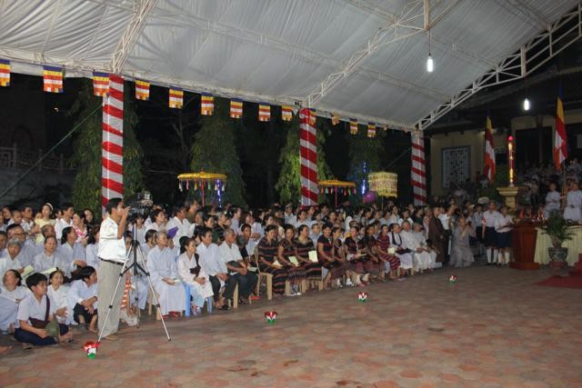 Chùm ảnh: Vũ hội lục cúng hoa đăng ảnh 2