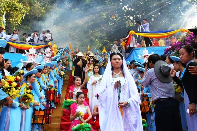 khai mac le hoi40.JPG