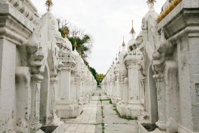 Độc đáo Tam tạng thánh điển ở chùa Kuthodaw ảnh 5 nguyenhai11.jpg