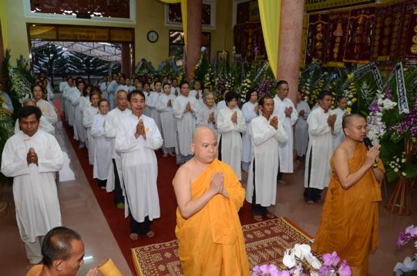 Lễ tang trong Thiền ảnh 6 Th10.jpg