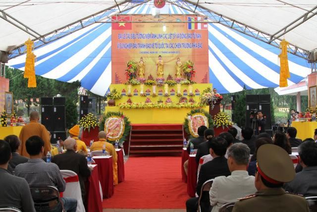 Cao Bằng: Tưởng niệm và cầu siêu anh hùng liệt sĩ... ảnh 2 tuong niem o caobang1.jpg