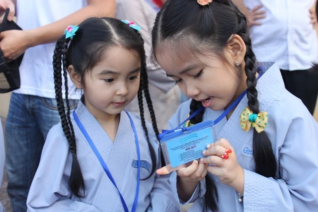 Be nhan the Tu Sinh.JPG