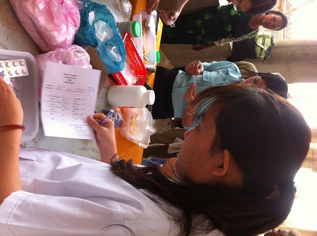 Đông Tây Medic khám bệnh cho đồng bào Kh'mer ảnh 2 IMG_1063.jpg