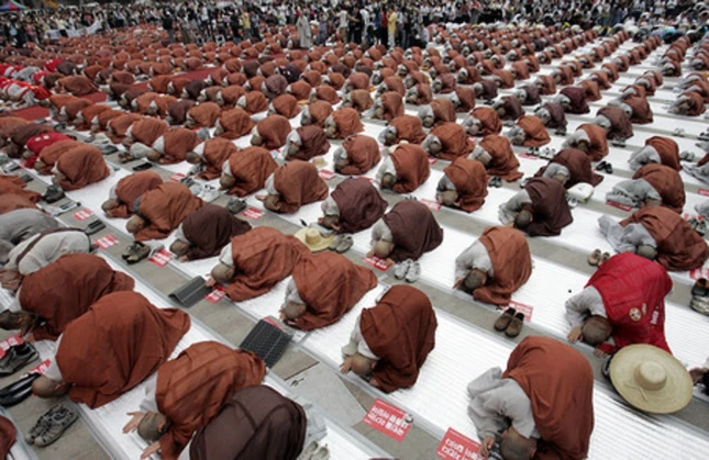 Học từ Bồ-tát Thường Bất Khinh ảnh 1 large_BuddhistSouth_Korea_US_Beef_Meye.jpg