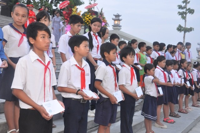 PG Bình Dương tặng học bổng cho học sinh ảnh 1 3.jpg