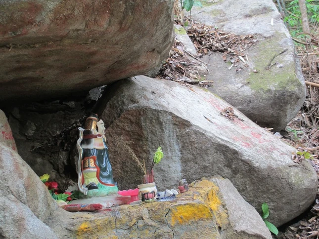 Thực hư việc đập phá tôn tượng tại Bình Phước ảnh 9 12.JPG