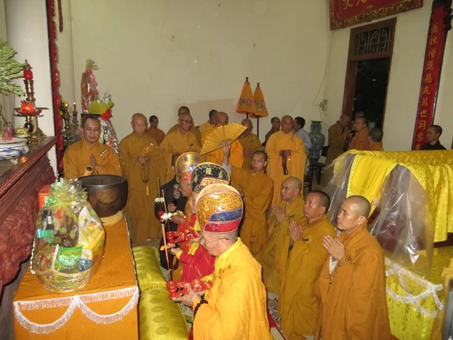 Cung an chức sự và nhập kim quan cố HT.Thích Thiện Nhơn ảnh 9 Cung an chức sự và nhập kim quan cố HT.Thích Thiện Nhơn ảnh 9