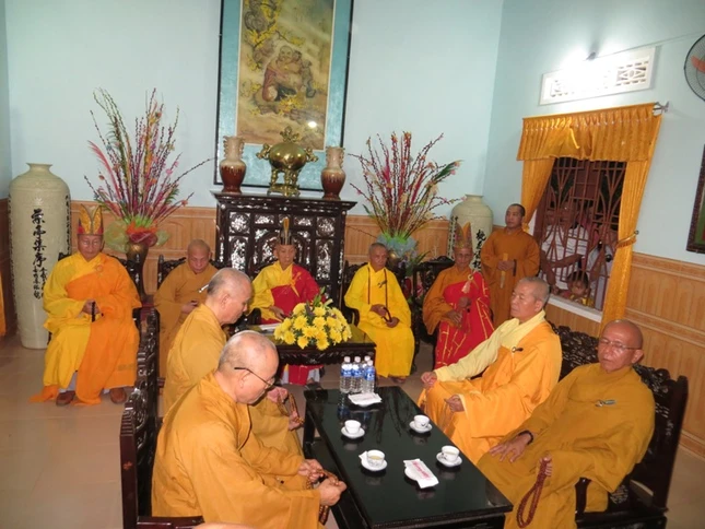 Cung an chức sự và nhập kim quan cố HT.Thích Thiện Nhơn ảnh 8 Cung an chức sự và nhập kim quan cố HT.Thích Thiện Nhơn ảnh 8