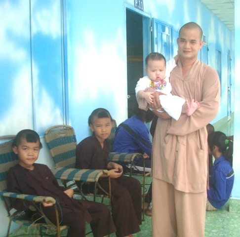 Đến với suối nguồn tình thương.JPG