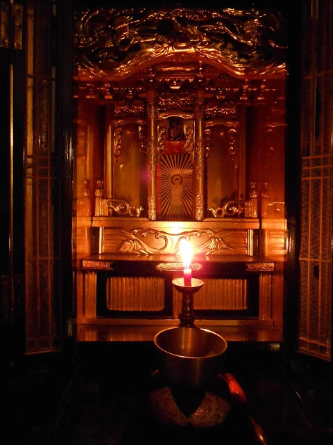 Chiếc tủ thờ Nhật Bản ảnh 6 tu tho 7.JPG