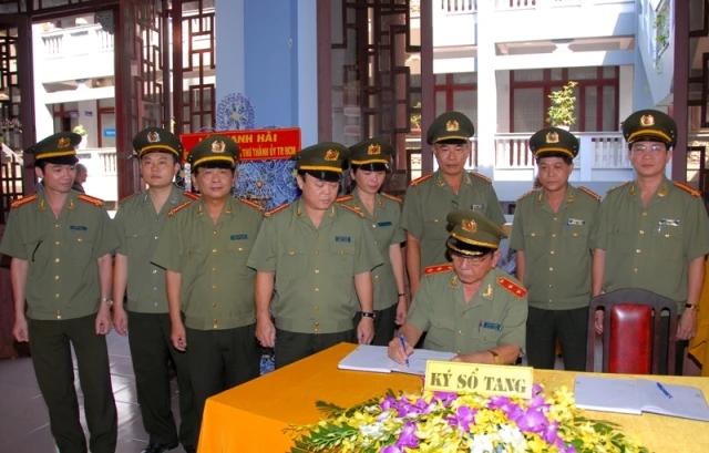 Trên 100 phái đoàn viếng tang cố Đại lão HT.Thích Từ Nhơn ảnh 5 BTN_0027.JPG