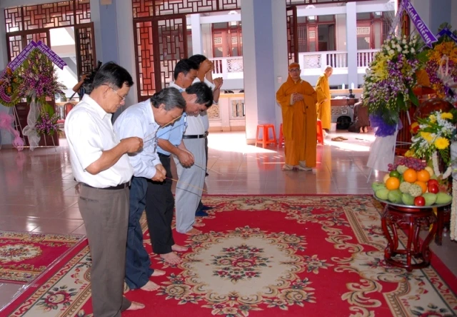 Trên 100 phái đoàn viếng tang cố Đại lão HT.Thích Từ Nhơn ảnh 10 BTN_0044.JPG