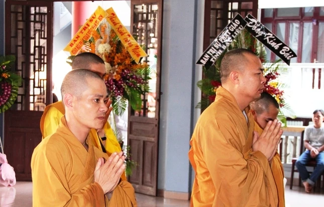 HĐCM và HĐTS viếng tang Đại lão HT.Thích Từ Nhơn ảnh 3 IMG_8002.JPG