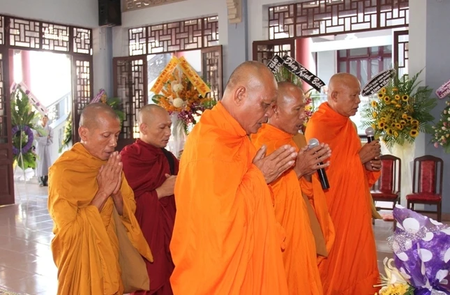 HĐCM và HĐTS viếng tang Đại lão HT.Thích Từ Nhơn ảnh 9 IMG_8041.JPG