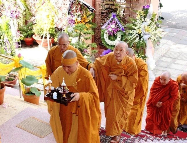 HĐCM và HĐTS viếng tang Đại lão HT.Thích Từ Nhơn ảnh 11 IMG_8051.JPG