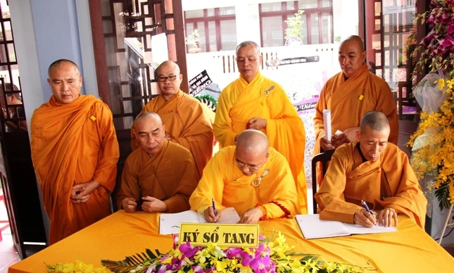 HĐCM và HĐTS viếng tang Đại lão HT.Thích Từ Nhơn ảnh 19 IMG_8152.JPG
