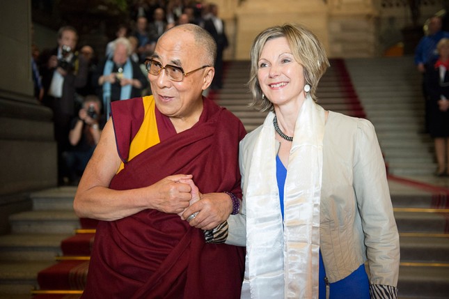 Chùm ảnh: Đức Dalai Lama thăm châu Âu ảnh 20 Hinh (20).jpg