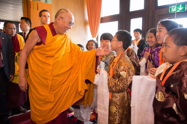 Chùm ảnh: Đức Dalai Lama thăm châu Âu ảnh 22 Hinh (23).jpg