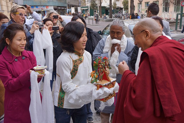 Chùm ảnh: Đức Dalai Lama thăm châu Âu ảnh 3 Hinh (3).jpg