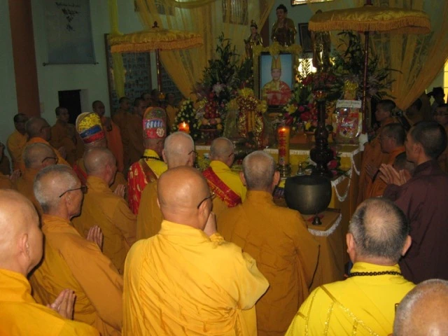Cung tống kim quan cố HT.Thích Tịnh Nhãn nhập tháp ảnh 1 IMG_0313.JPG