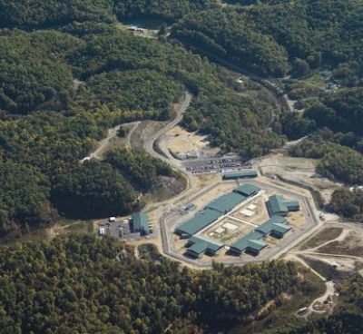 Hương sen nơi chốn ao tù ảnh 1 tu nhan 3.jpg