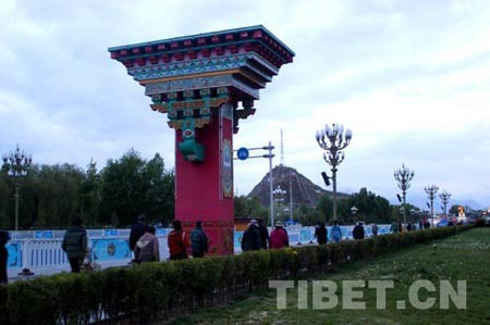 Hoạt động tôn giáo tiết "Tát ca đạt ngõa" ảnh 1 7.jpg