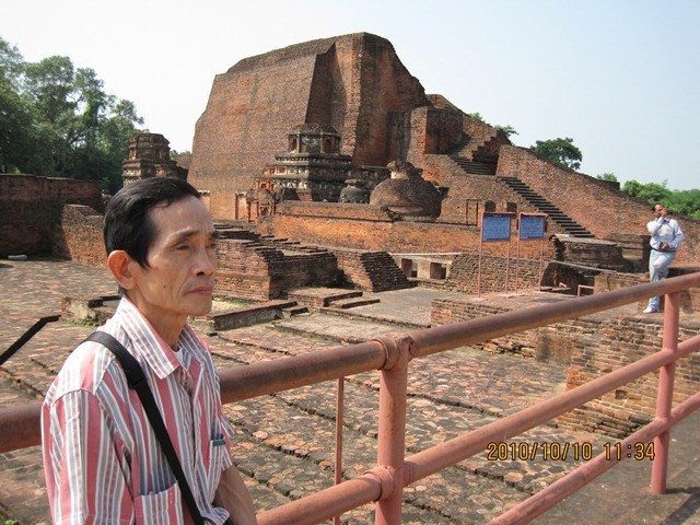 Ảnh 2-phế tích Đại hoc Nalanda.JPG