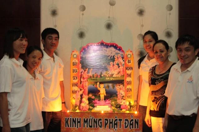 Tình nguyện thiết trí lễ đài tại tư gia Phật tử ảnh 9 tinhnguyenvienDacLac21.jpg