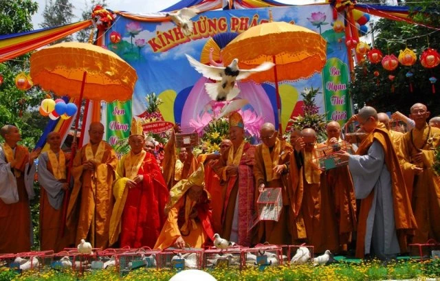 Tổ đình Sùng Đức tổ chức lễ Phật đản ảnh 5 DSC_0365.JPG