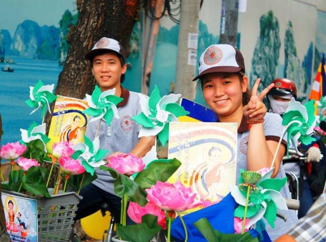 TP.HCM: Diễu hành xe đạp mừng Phật đản ảnh 4 thayleminh09.jpg