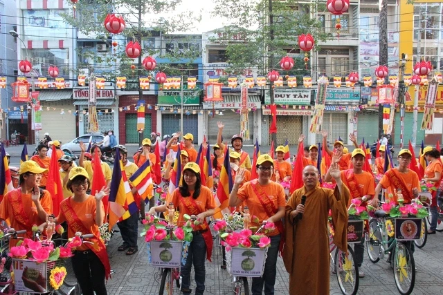 Diễu hành xe đạp hoa kính mừng Phật đản ảnh 2 IMG_8478.JPG