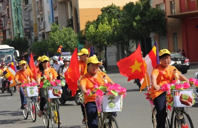 Diễu hành xe đạp hoa kính mừng Phật đản ảnh 13 IMG_8615.JPG