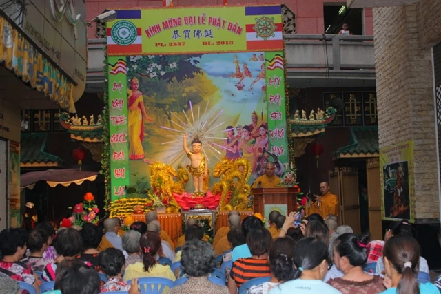 GHPGVN quận 5 tổ chức lễ Phật đản ảnh 2 HANHY10.JPG