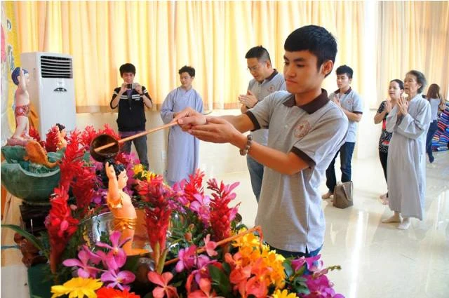 Cộng đồng mạng đón mừng Khánh đản ảnh 5 THIENMY4.jpg