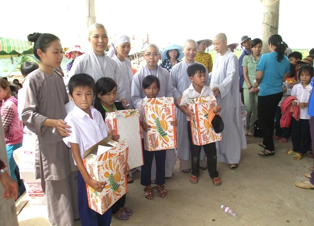 Bàn giao cầu giao thông nông thôn ảnh 2 DSCF4424.JPG
