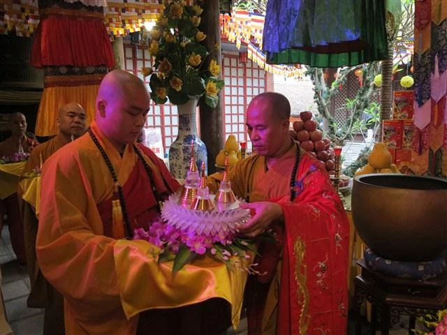 Hải Phòng: Chùa Linh Quang cung đón Xá -lợi Phật ảnh 4 xaloiphat10.jpg