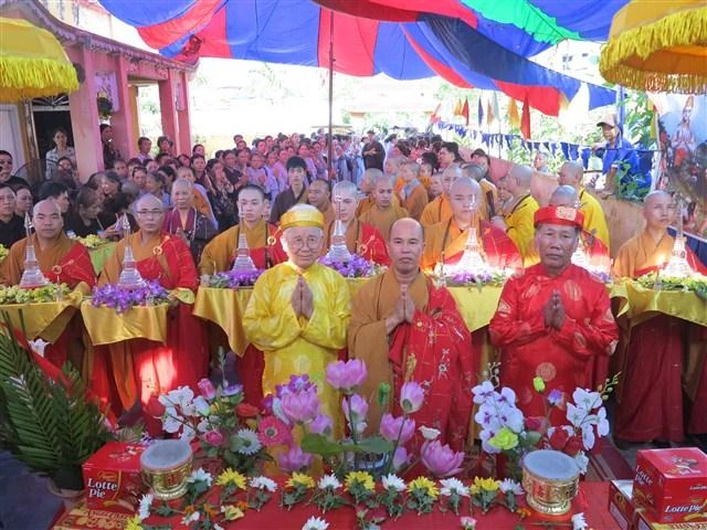 Hải Phòng: Chùa Linh Quang cung đón Xá -lợi Phật ảnh 6 xaloiphat15.jpg