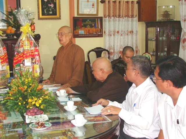 Quận ủy, UBND, UBMTTQVN quận 10 chúc mừng Phật đản ảnh 3 DSC06587.jpg