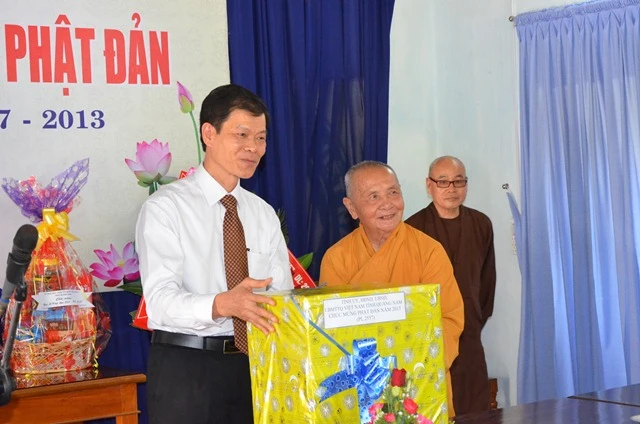 Quảng Nam: Lãnh đạo tỉnh chúc mừng Phật đản BTS ảnh 4 TTT_2620.JPG
