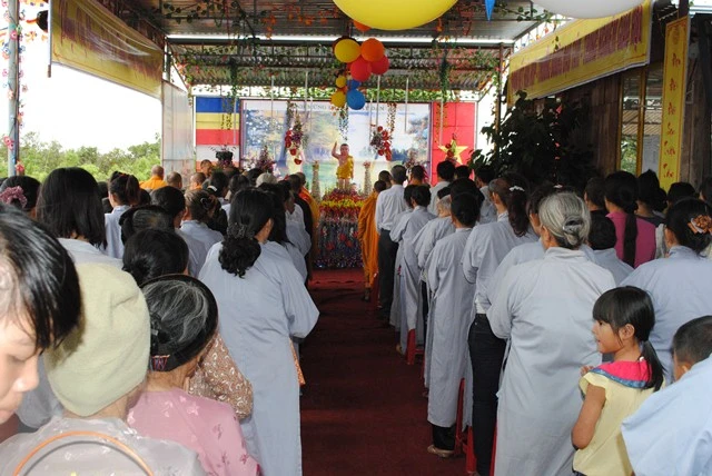 Phật đản ở Gia Lai ảnh 2 giachien2.JPG