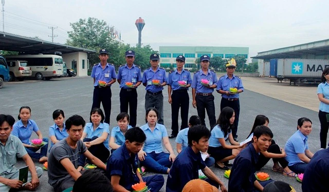 Một công ty tổ chức lễ tắm Phật tại cơ quan ảnh 3 congty04.jpg