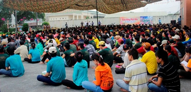 Một công ty tổ chức lễ tắm Phật tại cơ quan ảnh 4 congty05.jpg