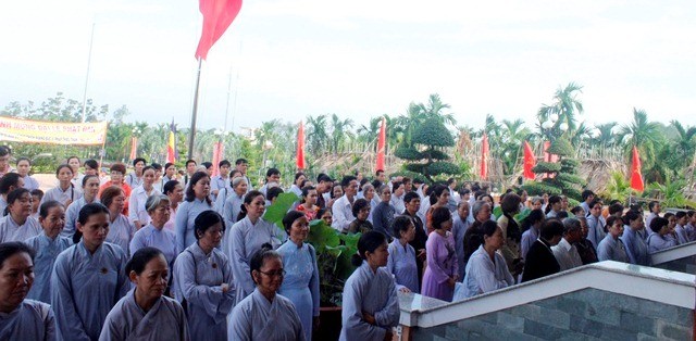 PG thăm đền Bến Dược, di tích Ngã Ba Giồng ảnh 5 ngocdaingaba6.jpg