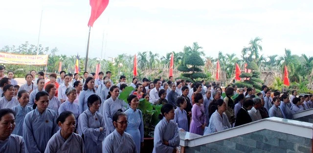 PG thăm đền Bến Dược, di tích Ngã Ba Giồng ảnh 5 ngocdaingaba6.jpg