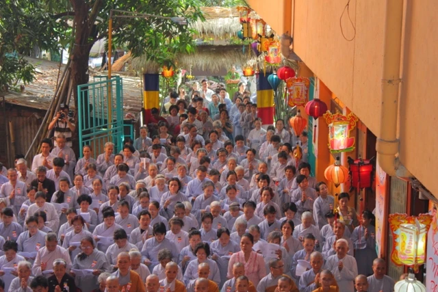 Đại lễ Phật đản và khai khóa an cư kiết hạ tại Q.6 ảnh 4 quan sau03.JPG