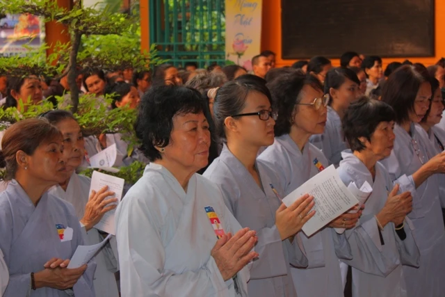 Đại lễ Phật đản và khai khóa an cư kiết hạ tại Q.6 ảnh 3 quan sau04.JPG