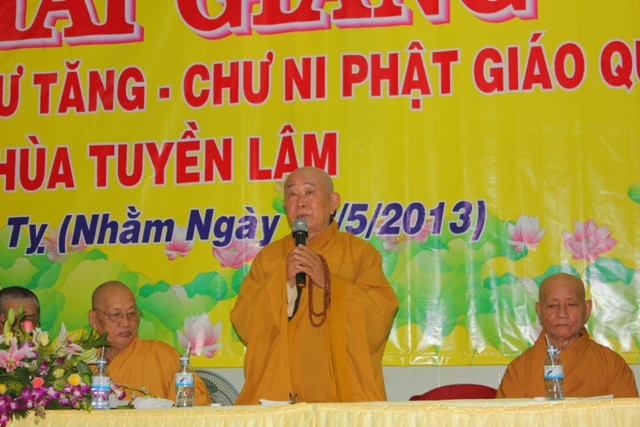 Đại lễ Phật đản và khai khóa an cư kiết hạ tại Q.6 ảnh 9 quan sau12.JPG