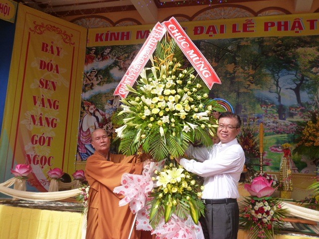 Đại lễ Phật đản tại quận 11 ảnh 2 van06.jpg